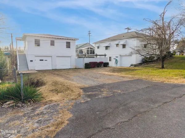 $284,900 | 328 Lincoln Avenue, Newport, TN 37821