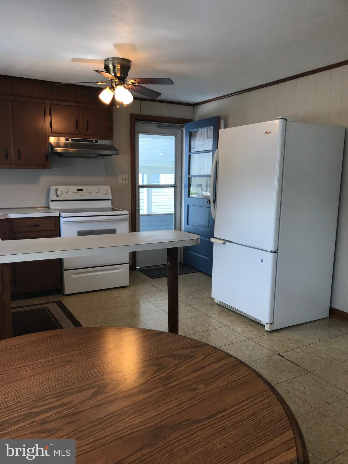 205 Filbert Street Hanover, PA 17331 - Photo 29 of 47 Eat-in Kitchen