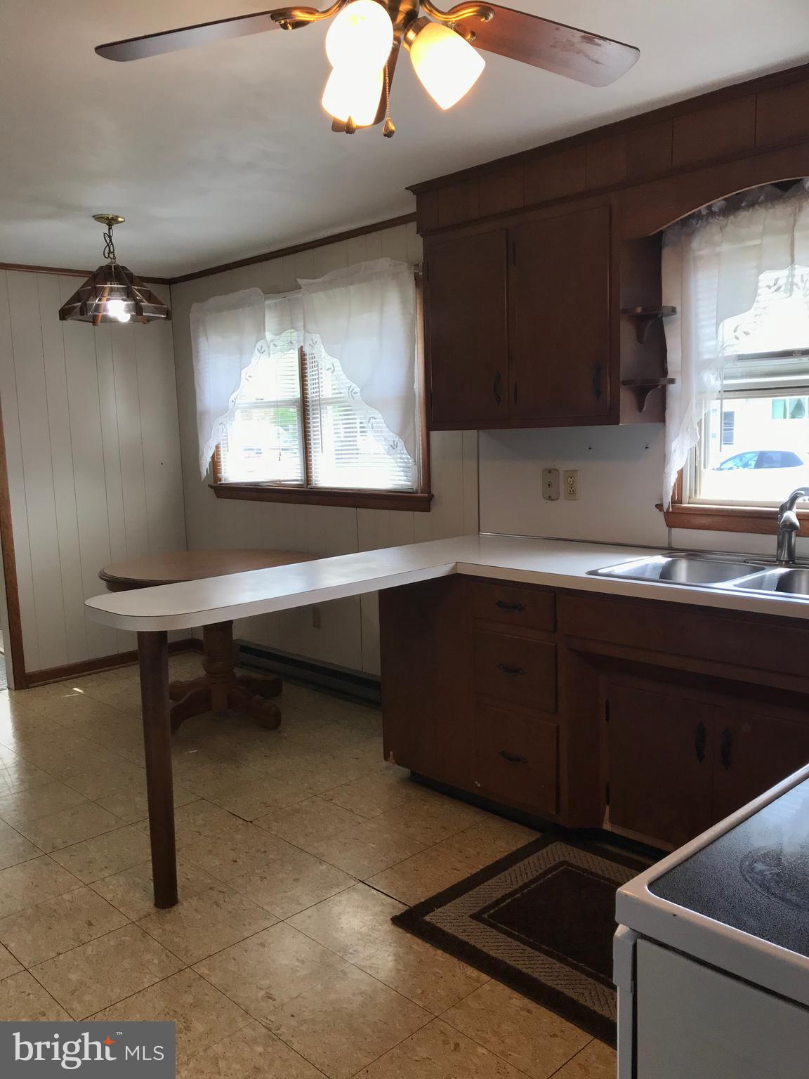 205 Filbert Street Hanover, PA 17331 - Photo 32 of 47 Eat-in Kitchen