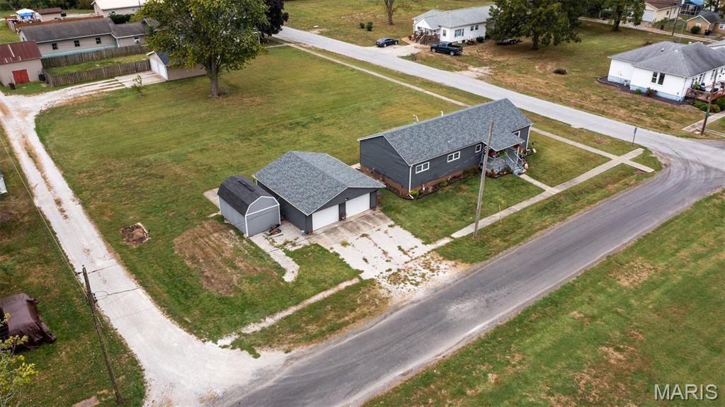 210 Fulton Street Gillespie, IL 62033 - Photo 1 of 32