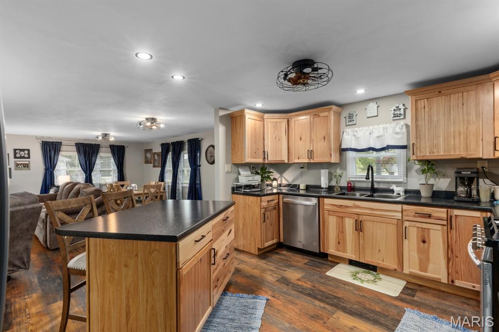 210 Fulton Street Gillespie, IL 62033 - Photo 15 of 32