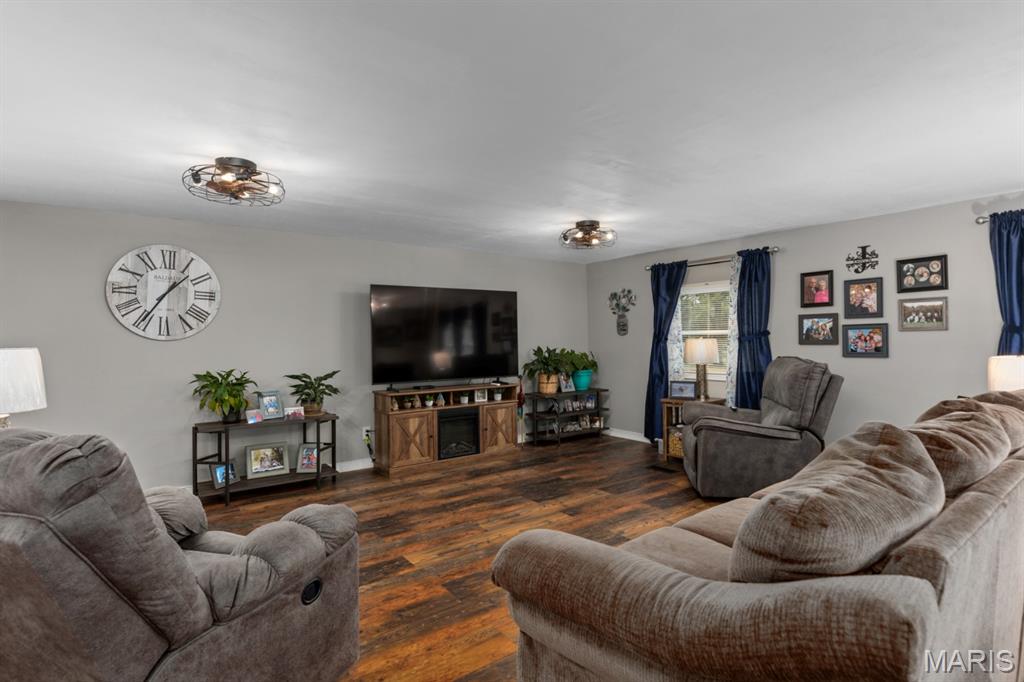 210 Fulton Street Gillespie, IL 62033 - Photo 19 of 32