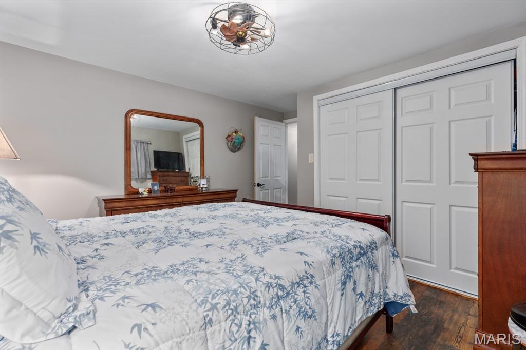 210 Fulton Street Gillespie, IL 62033 - Photo 23 of 32