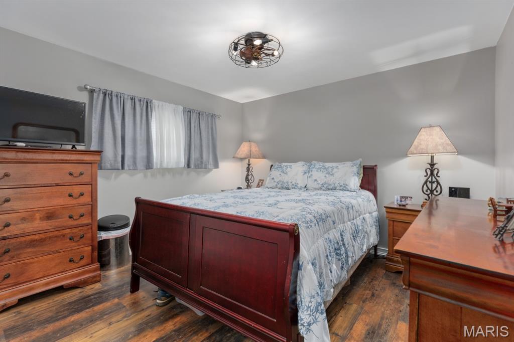 210 Fulton Street Gillespie, IL 62033 - Photo 24 of 32