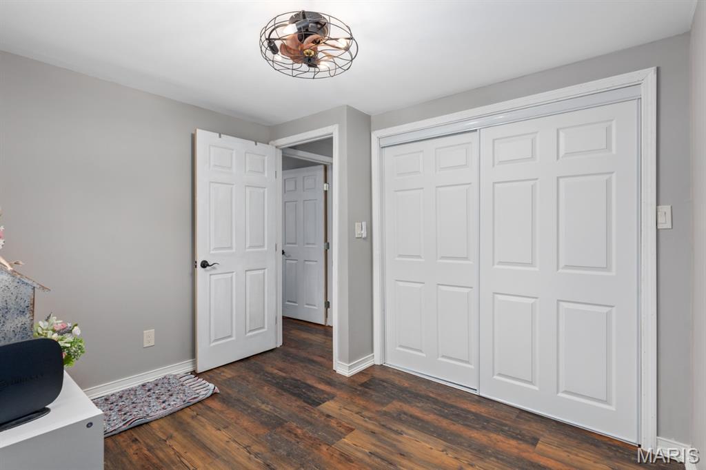 210 Fulton Street Gillespie, IL 62033 - Photo 27 of 32