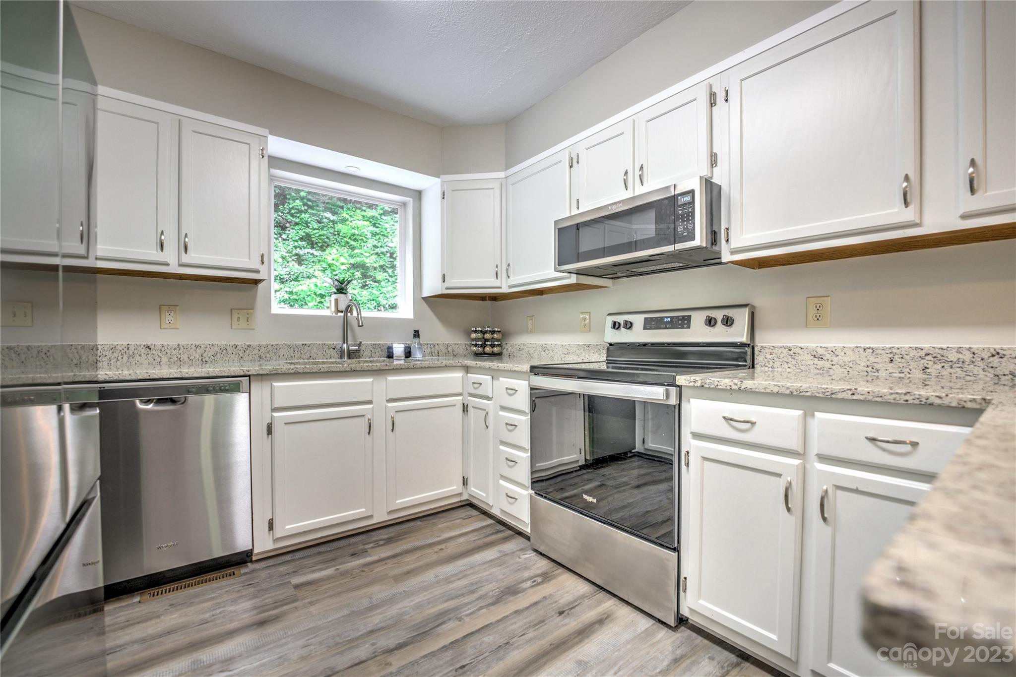 1057 Fox Run Road Waynesville, NC 28785 - Photo 10 of 35 Gallery Image 10