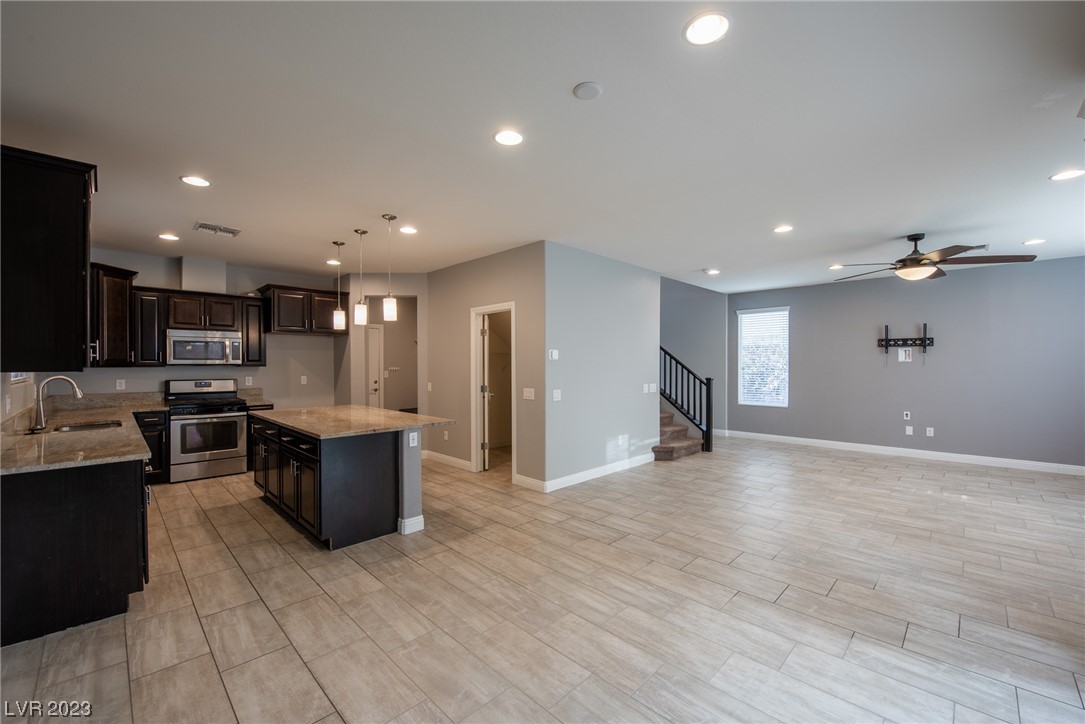 11045 Elk Sands Road Las Vegas, NV 89179 - Photo 5 of 26