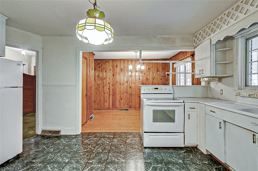 928 Cliff Road Asheboro, NC 27203 - Photo 14 of 39 Kitchen