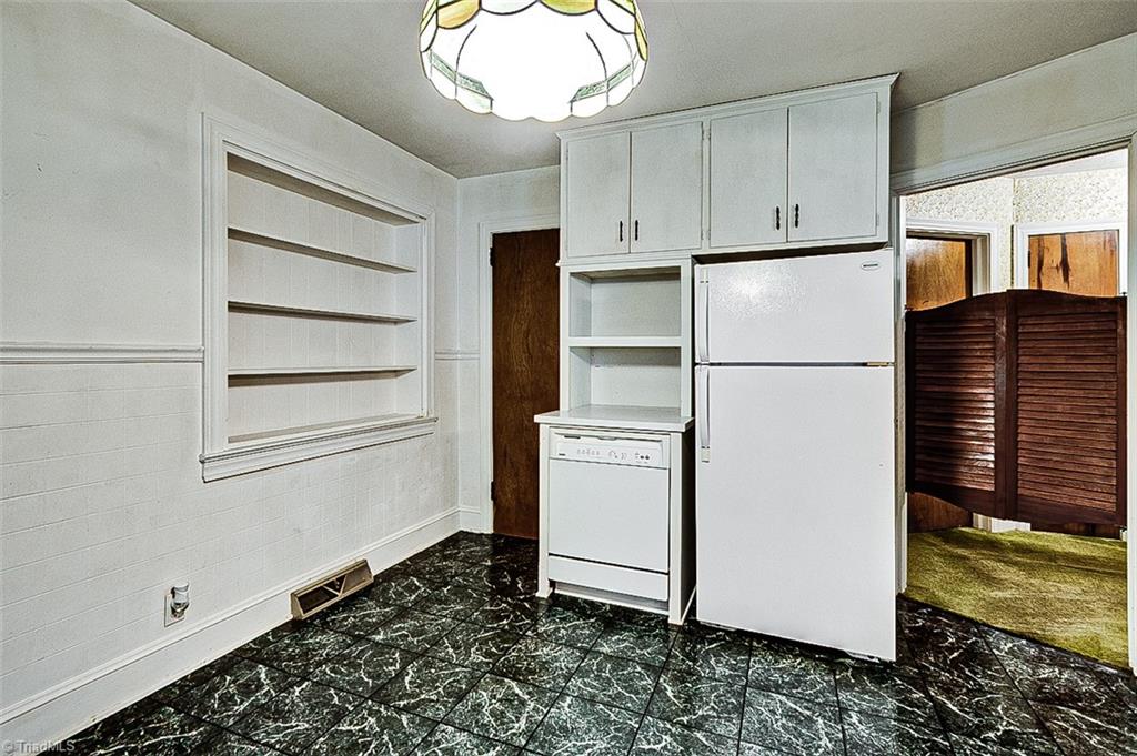 928 Cliff Road Asheboro, NC 27203 - Photo 16 of 39 Kitchen