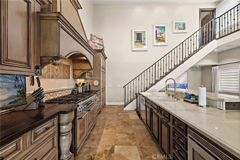 $2,999,000 | 159 Angelo Walk, Long Beach, CA 90803