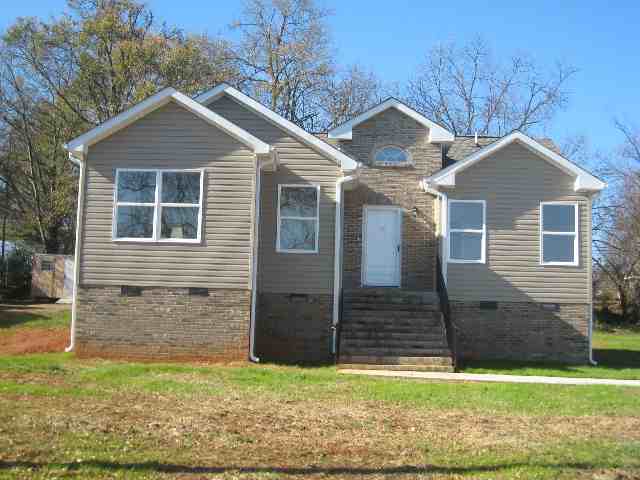 129 Spring Street Greer, SC 29650 - Photo 1 of 7 Gallery Image 1