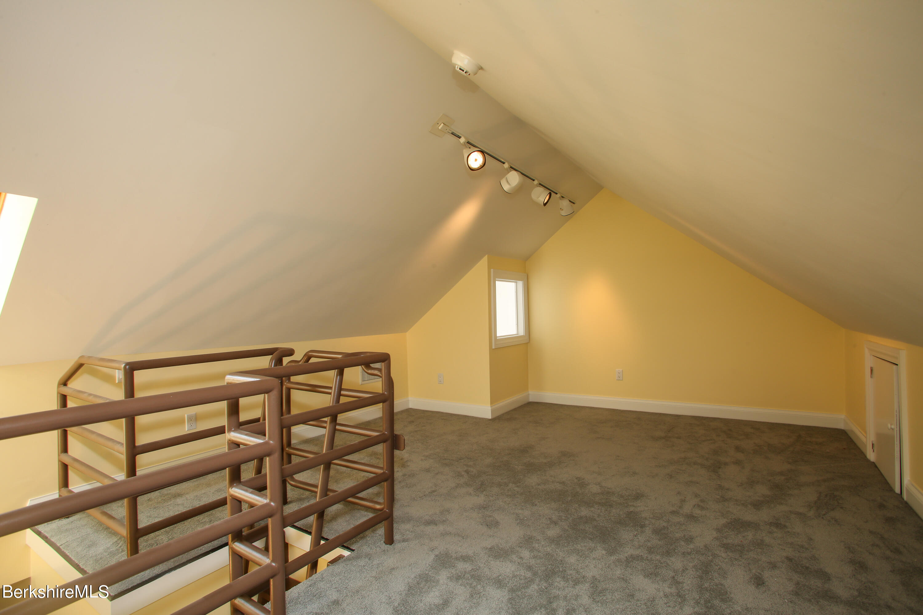 16 High Meadow Road Northampton, MA 01062 - Photo 25 of 49