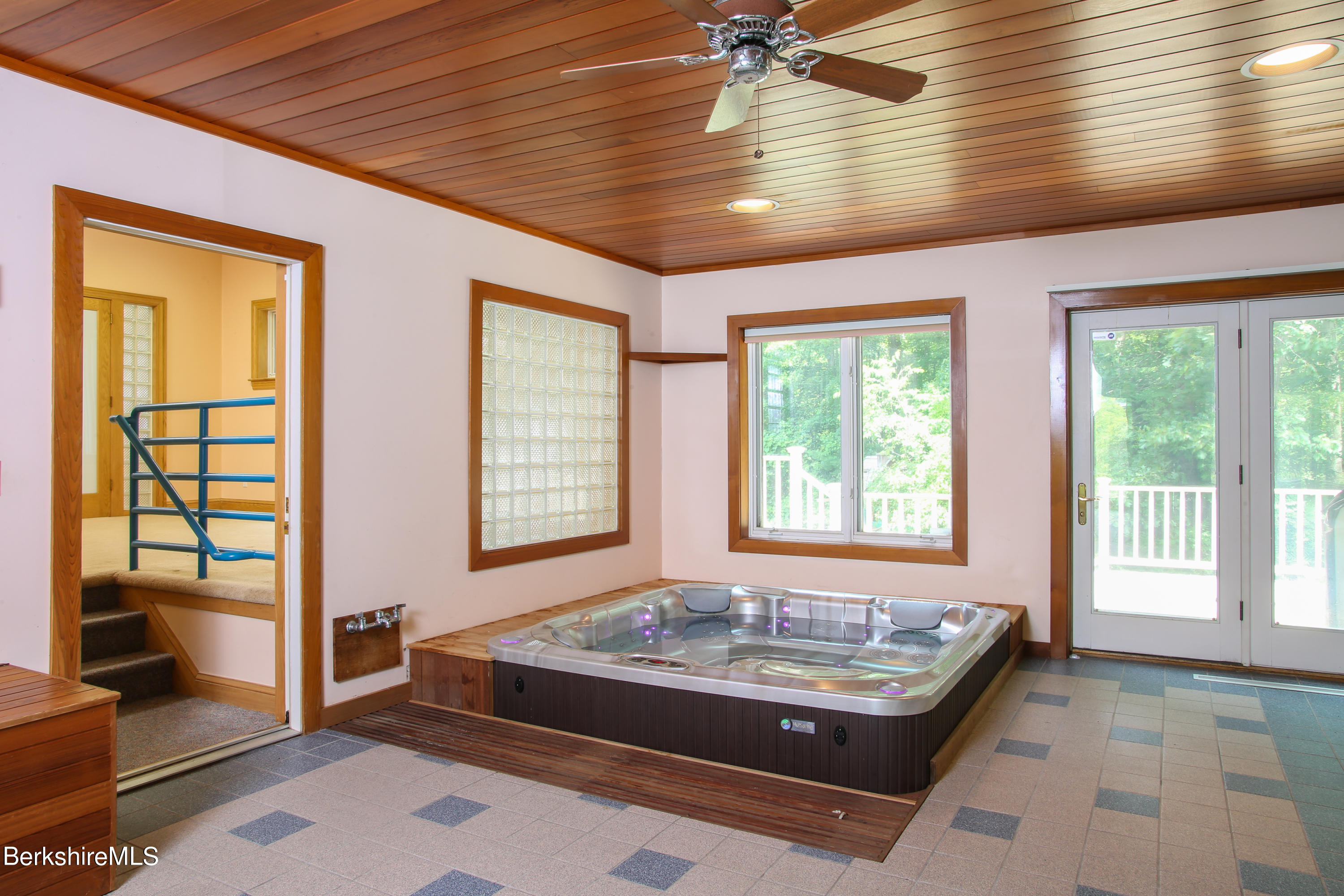 16 High Meadow Road Northampton, MA 01062 - Photo 34 of 49 a living room with hardwood floor and window