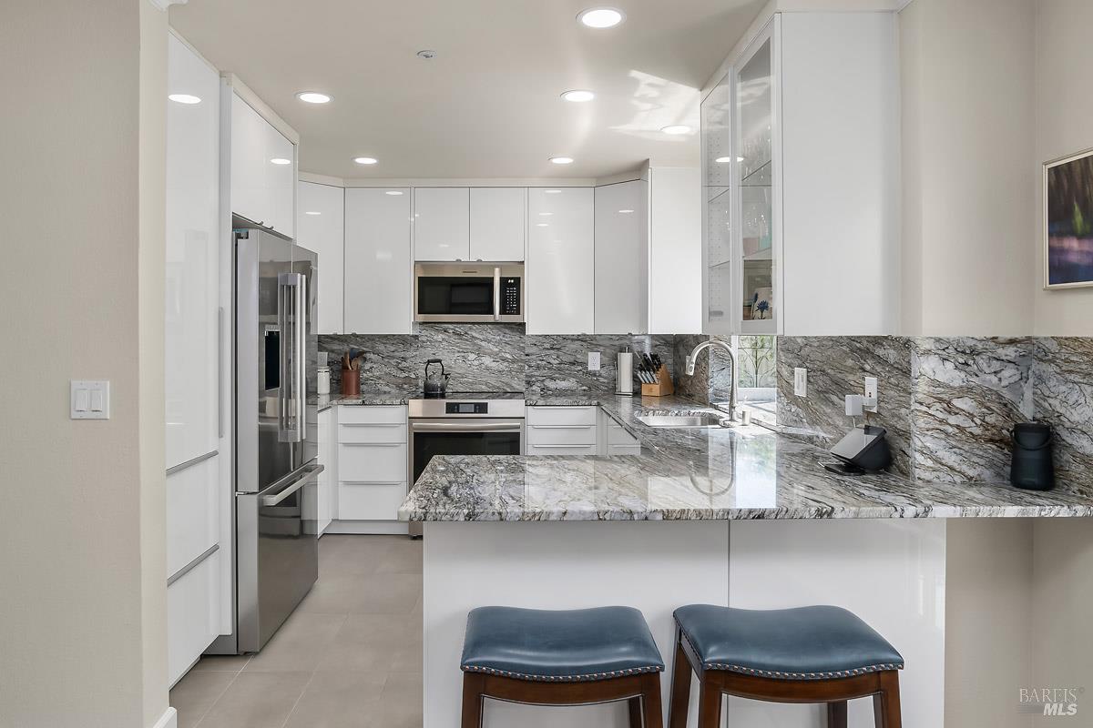 186 Ignacio Valley Circle Novato, CA 94949 - Photo 3 of 31