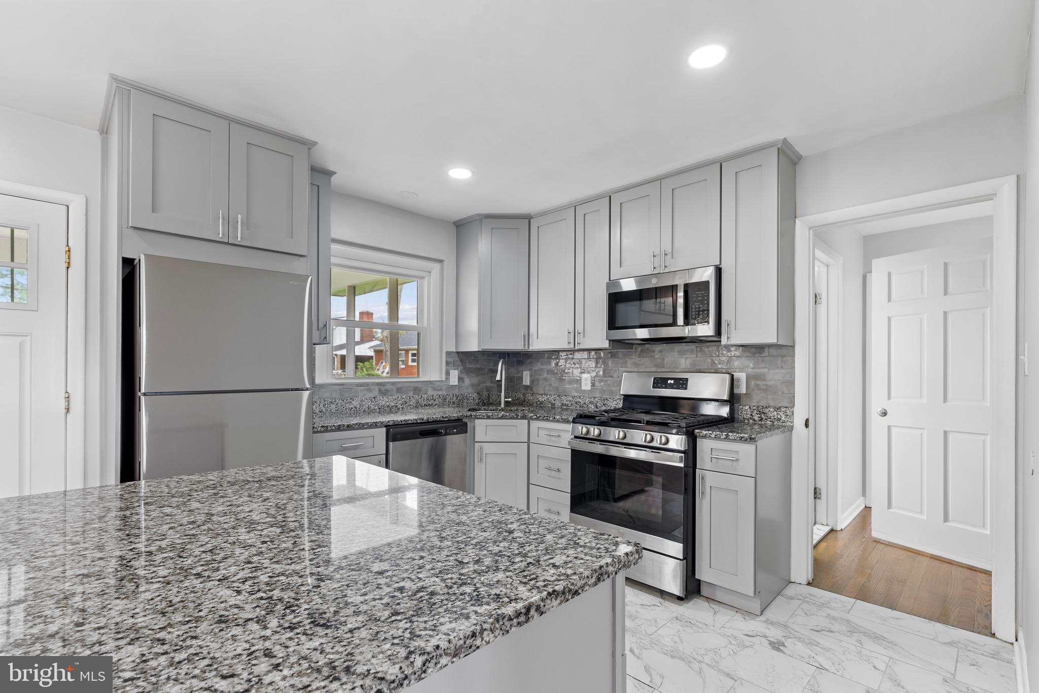 5912 Alan Drive Clinton, MD 20735 - Photo 11 of 48