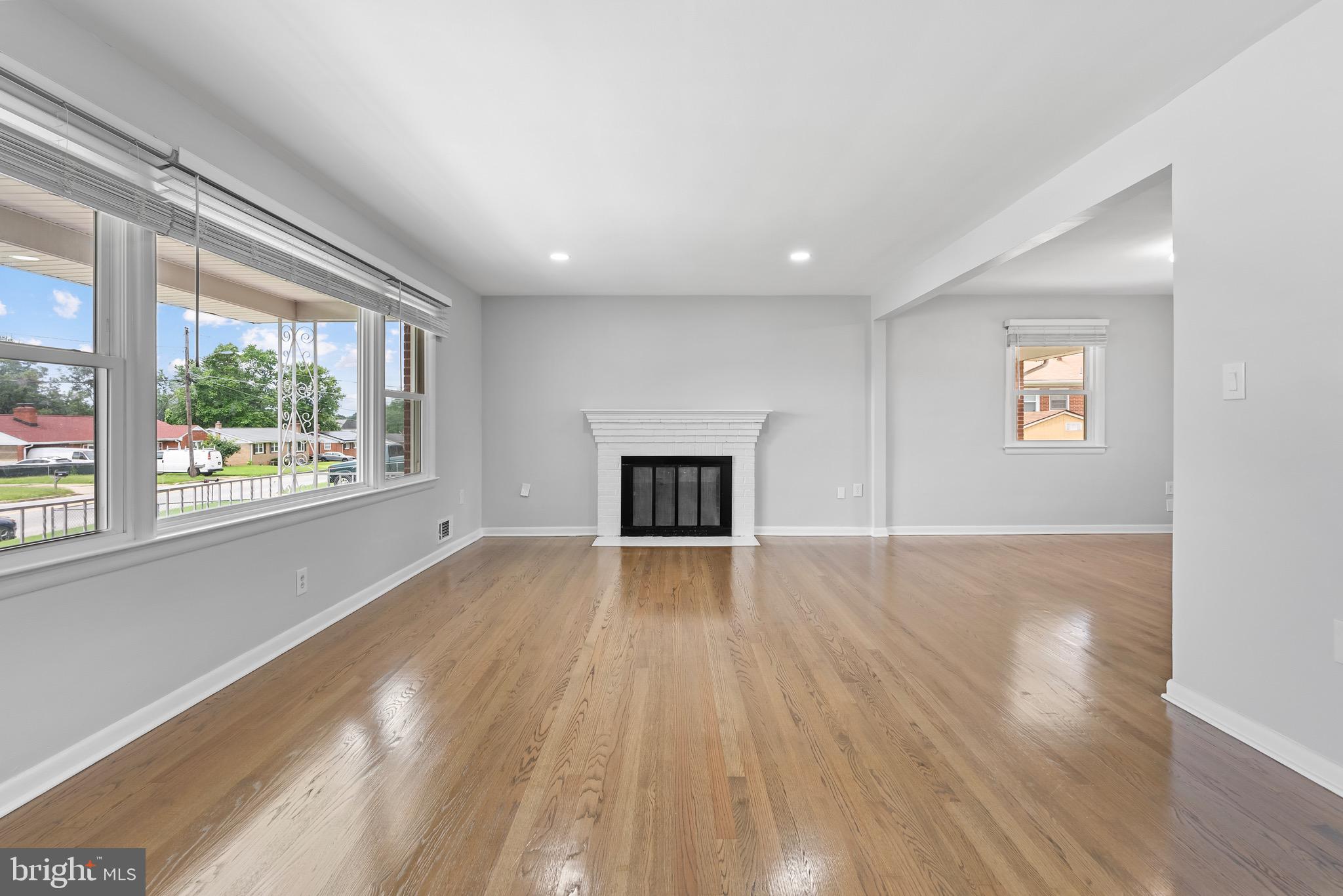 5912 Alan Drive Clinton, MD 20735 - Photo 4 of 48