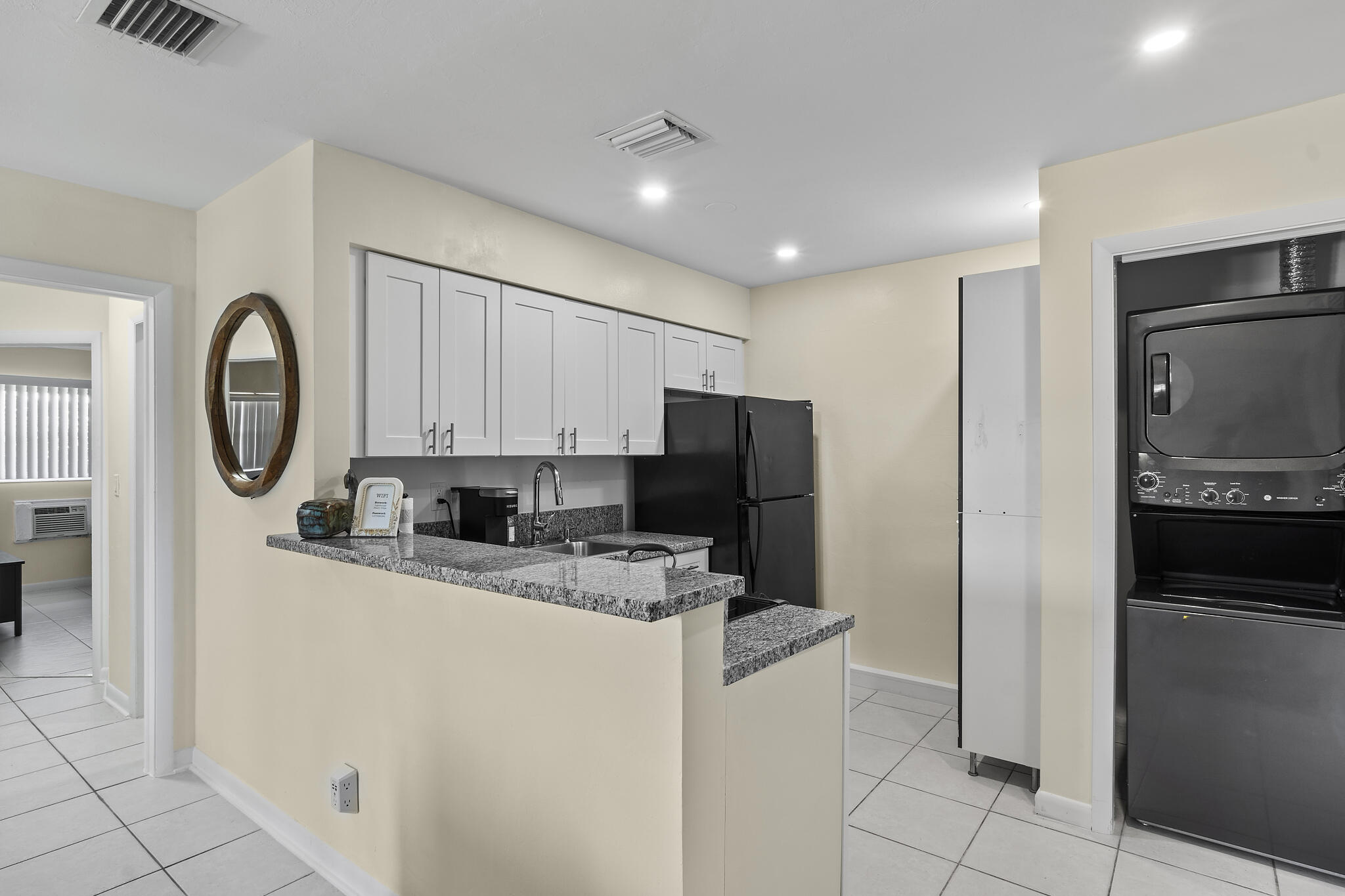 3860 Northeast 23rd Avenue Lighthouse Point, FL 33064 - Photo 36 of 48 Unit 4 Kitchen