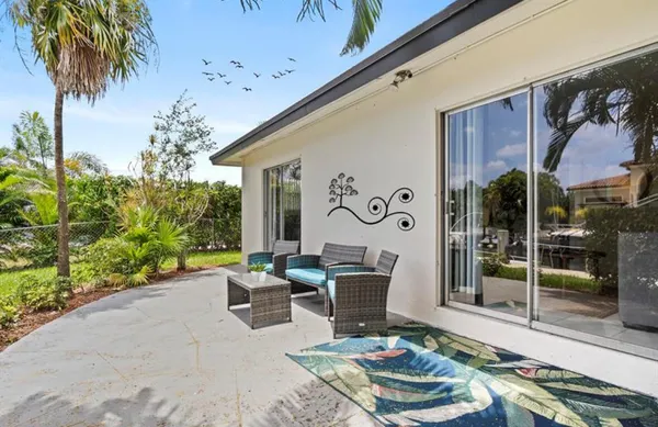 $2,250,000 | 3860 Northeast 23rd Avenue, Lighthouse Point, FL 33064