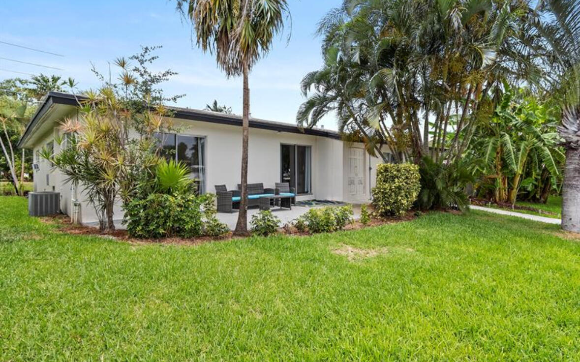 3860 Northeast 23rd Avenue Lighthouse Point, FL 33064 - Photo 48 of 48 Unit 4 Backyard