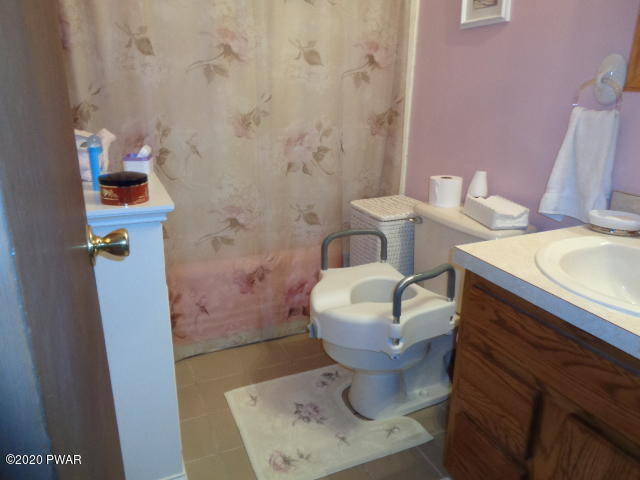 7 Roamingwood Road Lake Ariel, PA 18436 - Photo 14 of 15