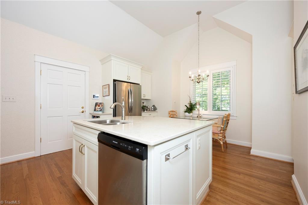 130 Linden Place Bermuda Run, NC 27006 - Photo 6 of 24 Kitchen and breakfast nook