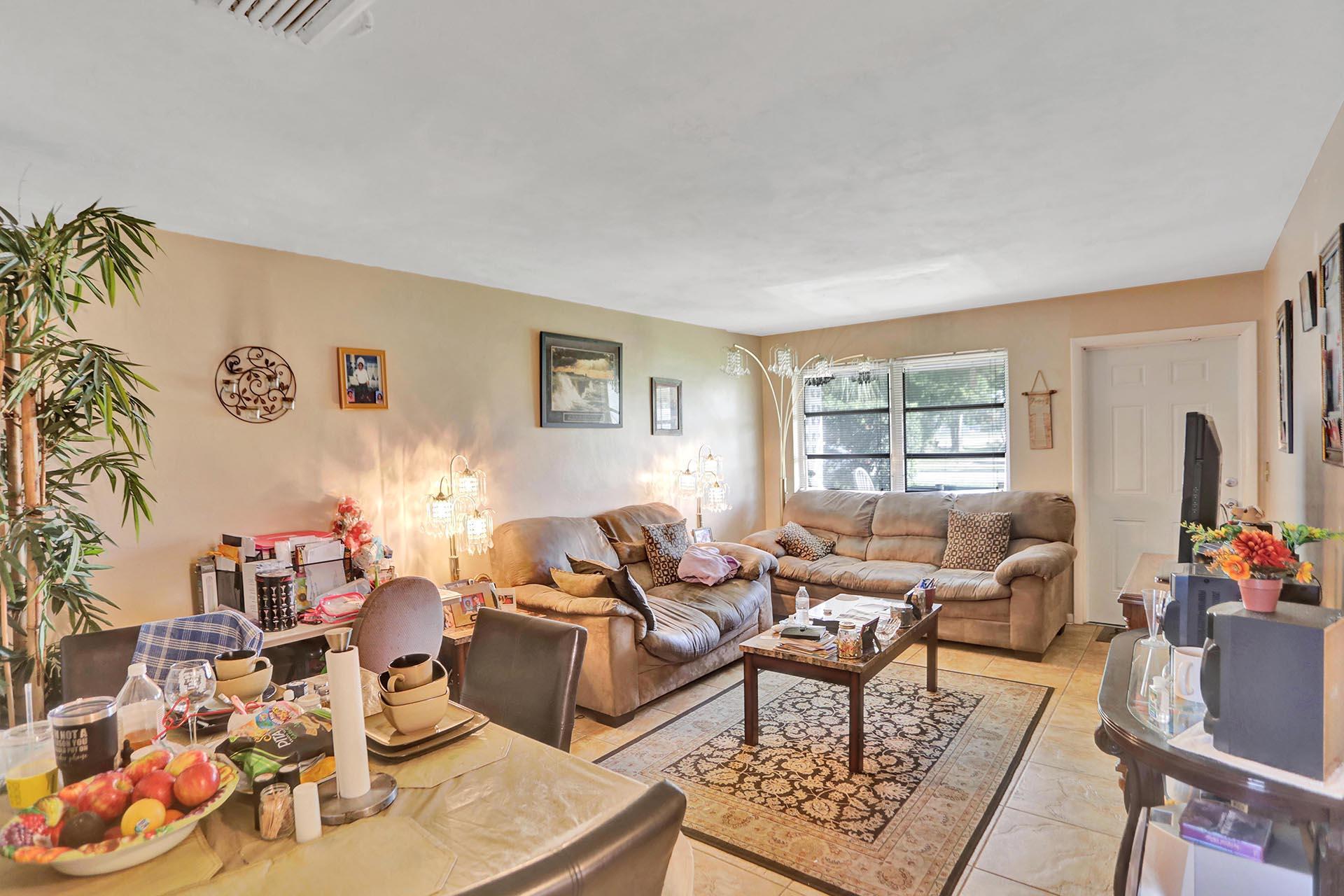 591 Silver Beach Road Riviera Beach, FL 33403 - Photo 9 of 29 G87A4090