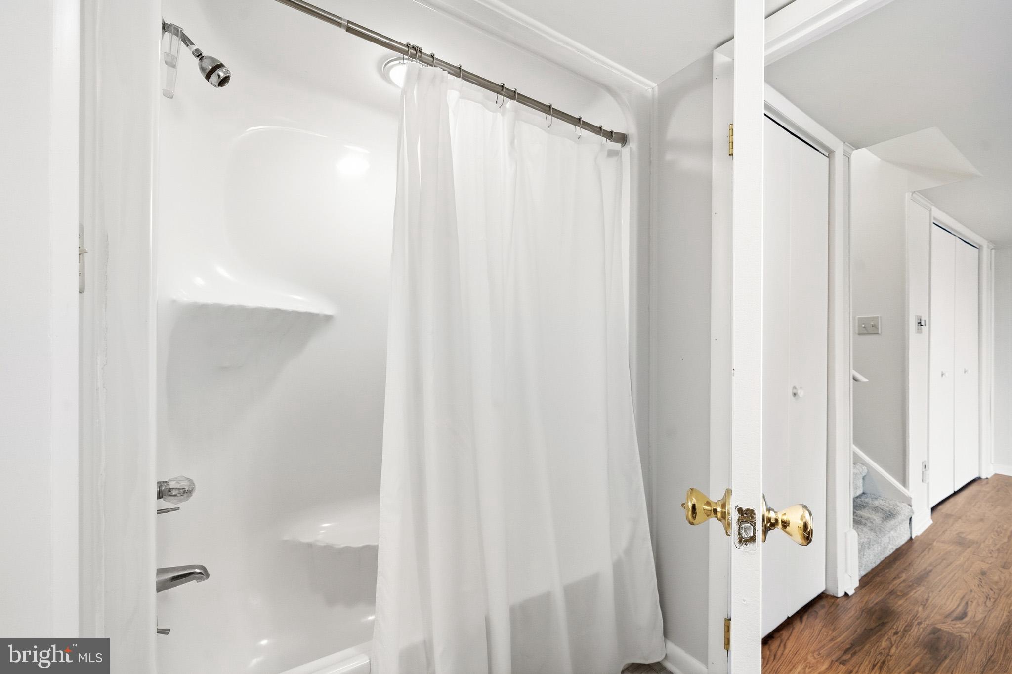 18040 Shipping Point Road Lexington Park, MD 20653 - Photo 42 of 75 Tub and shower combo.