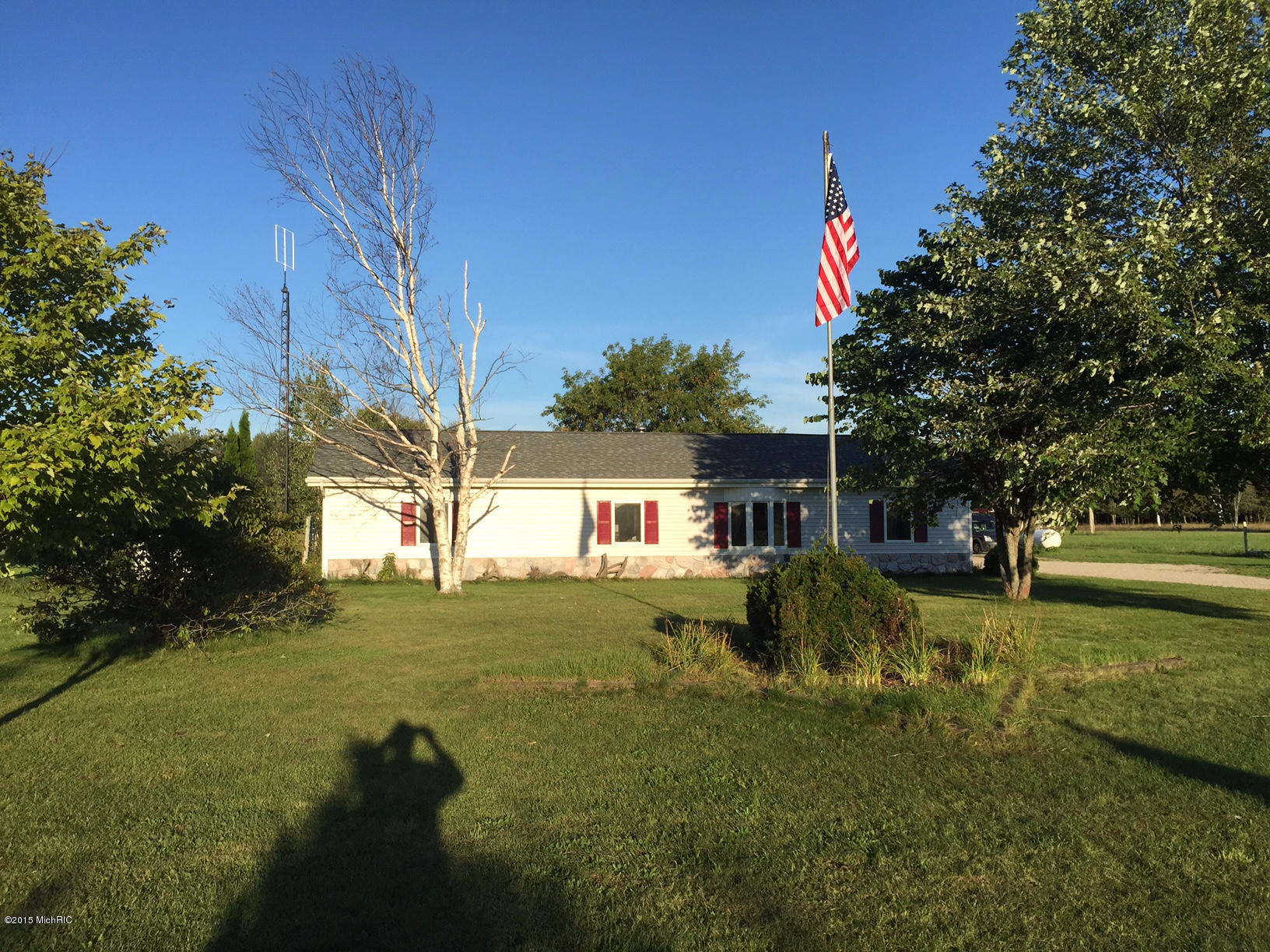 32 North Ravenna Road Ravenna, MI 49451 - Photo 2 of 13 IMG_0588