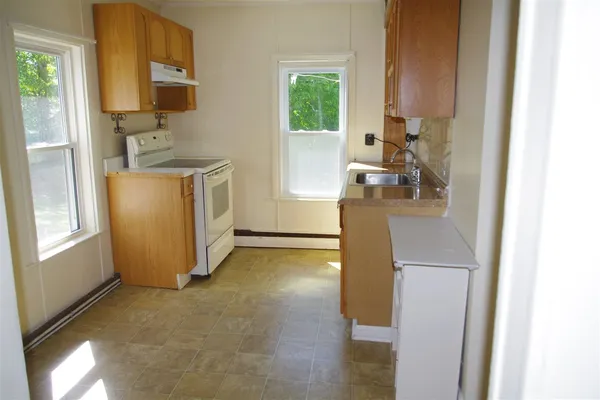 $1,800 | 259 High Street, Somersworth, NH 03878
