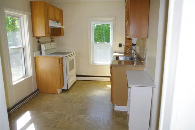 $1,800 | 259 High Street, Somersworth, NH 03878