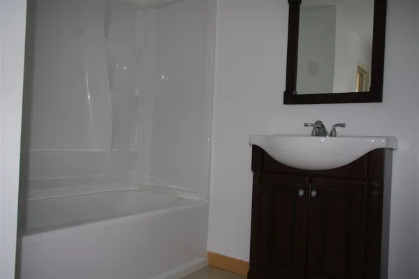 $1,800 | 259 High Street, Somersworth, NH 03878