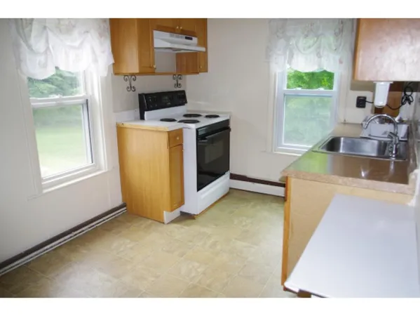 $1,800 | 259 High Street, Somersworth, NH 03878