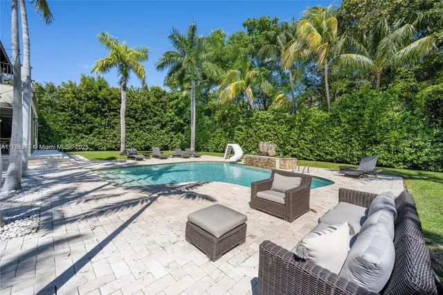 $11,000,000 | 31 Island Drive, Key Biscayne, FL 33149