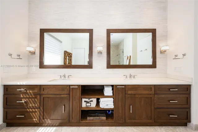 $11,000,000 | 31 Island Drive, Key Biscayne, FL 33149