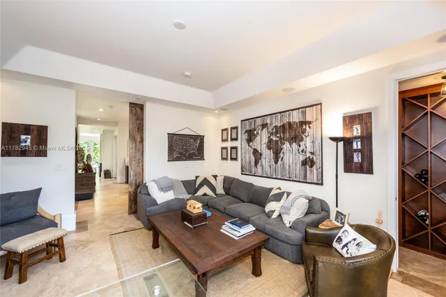 $11,000,000 | 31 Island Drive, Key Biscayne, FL 33149