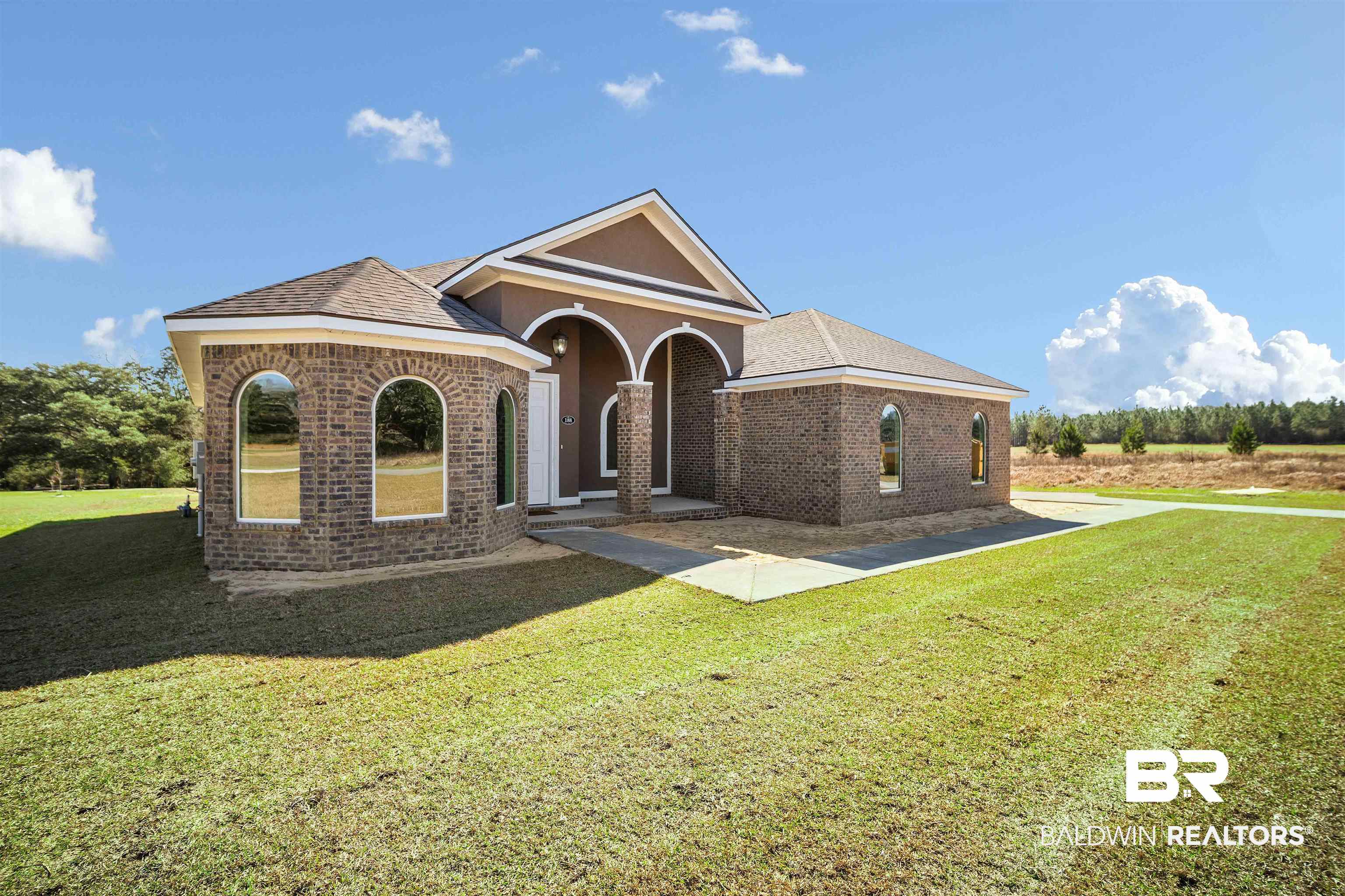 188 Hampton Ridge Mobile, AL 36608 - Photo 3 of 37 View of front of house with a front lawn