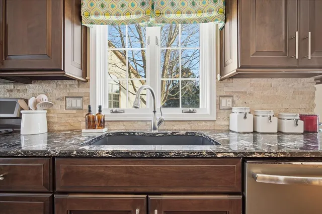 $380,000 | 11 Spruce Court, Bloomington, IL 61704