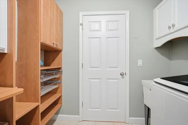 $380,000 | 11 Spruce Court, Bloomington, IL 61704