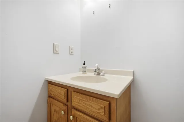 $380,000 | 11 Spruce Court, Bloomington, IL 61704