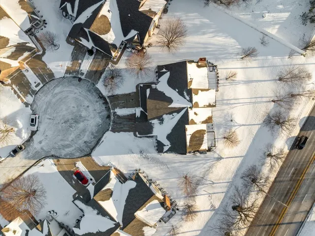 $380,000 | 11 Spruce Court, Bloomington, IL 61704