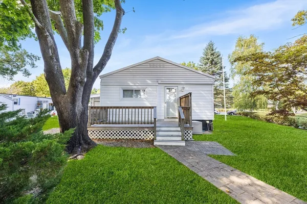 $325,000 | 116 Pilgrim Trail, Plymouth, MA 02360