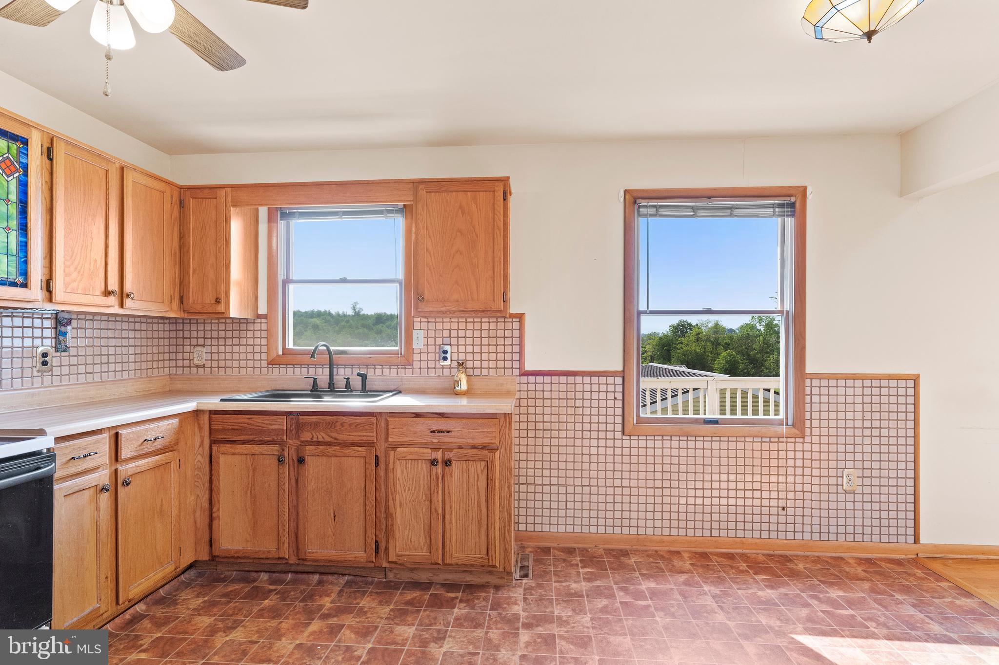 14376 Wingerton Road Waynesboro, PA 17268 - Photo 19 of 36 Kitchen