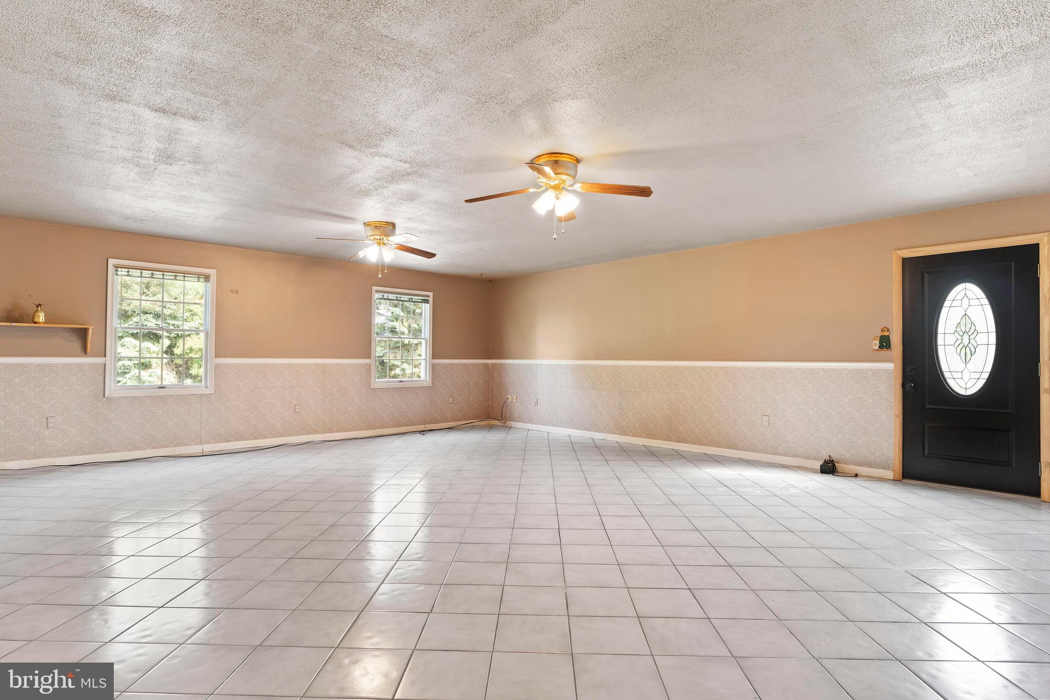 14376 Wingerton Road Waynesboro, PA 17268 - Photo 22 of 36 Great Room