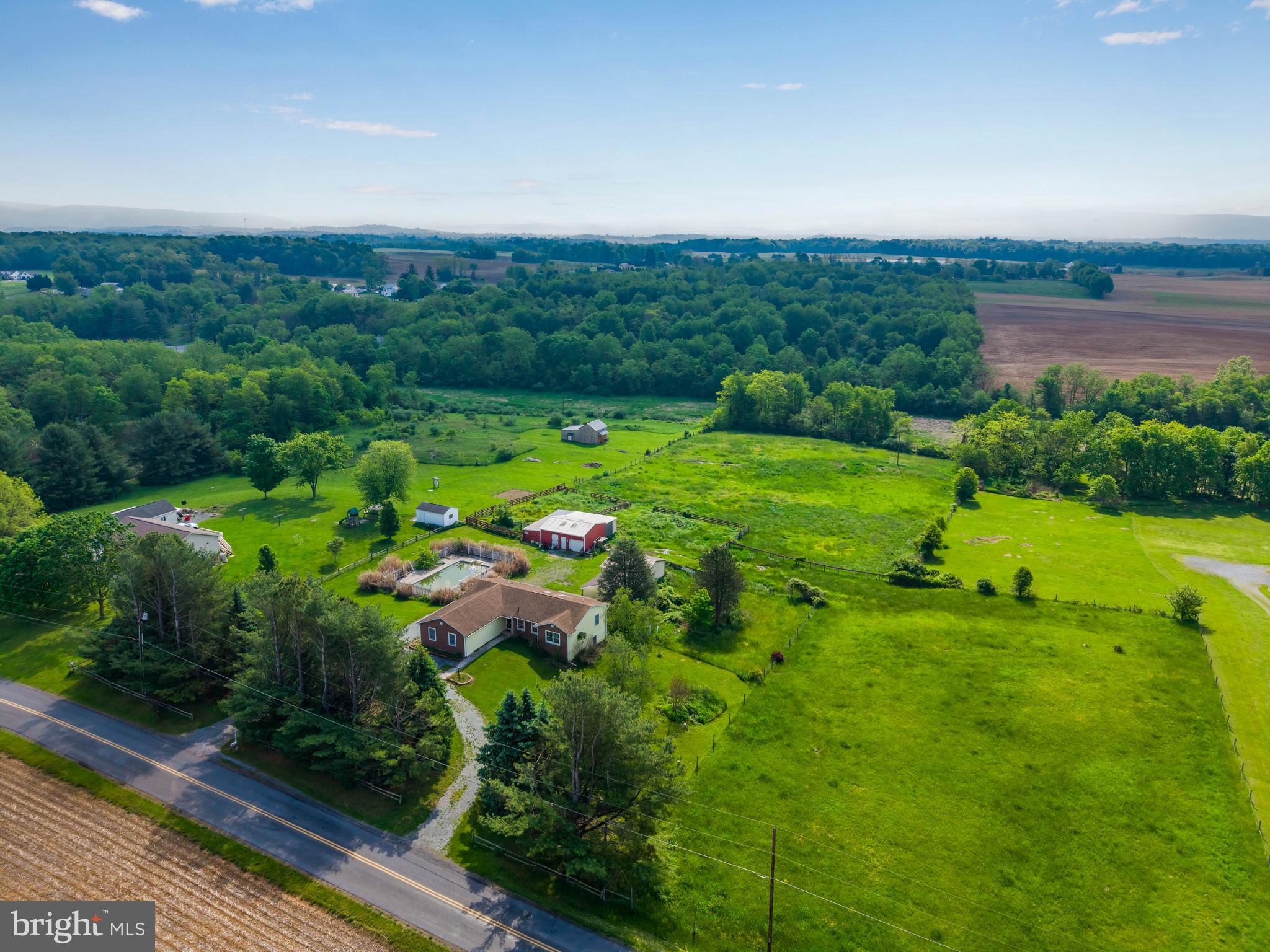 14376 Wingerton Road Waynesboro, PA 17268 - Photo 4 of 36 Gallery Image 4