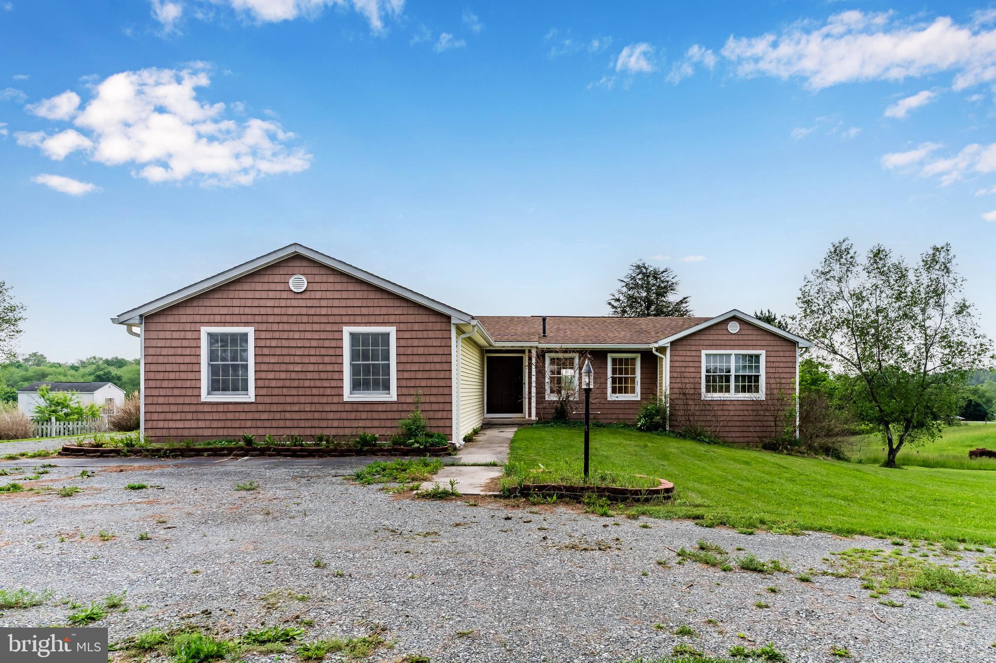 14376 Wingerton Road Waynesboro, PA 17268 - Photo 9 of 36 Front