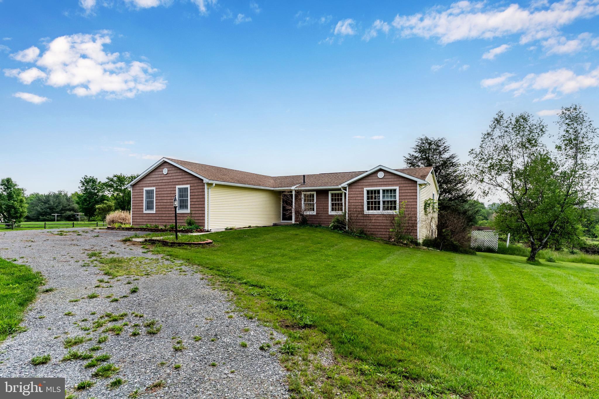 14376 Wingerton Road Waynesboro, PA 17268 - Photo 10 of 36 Front