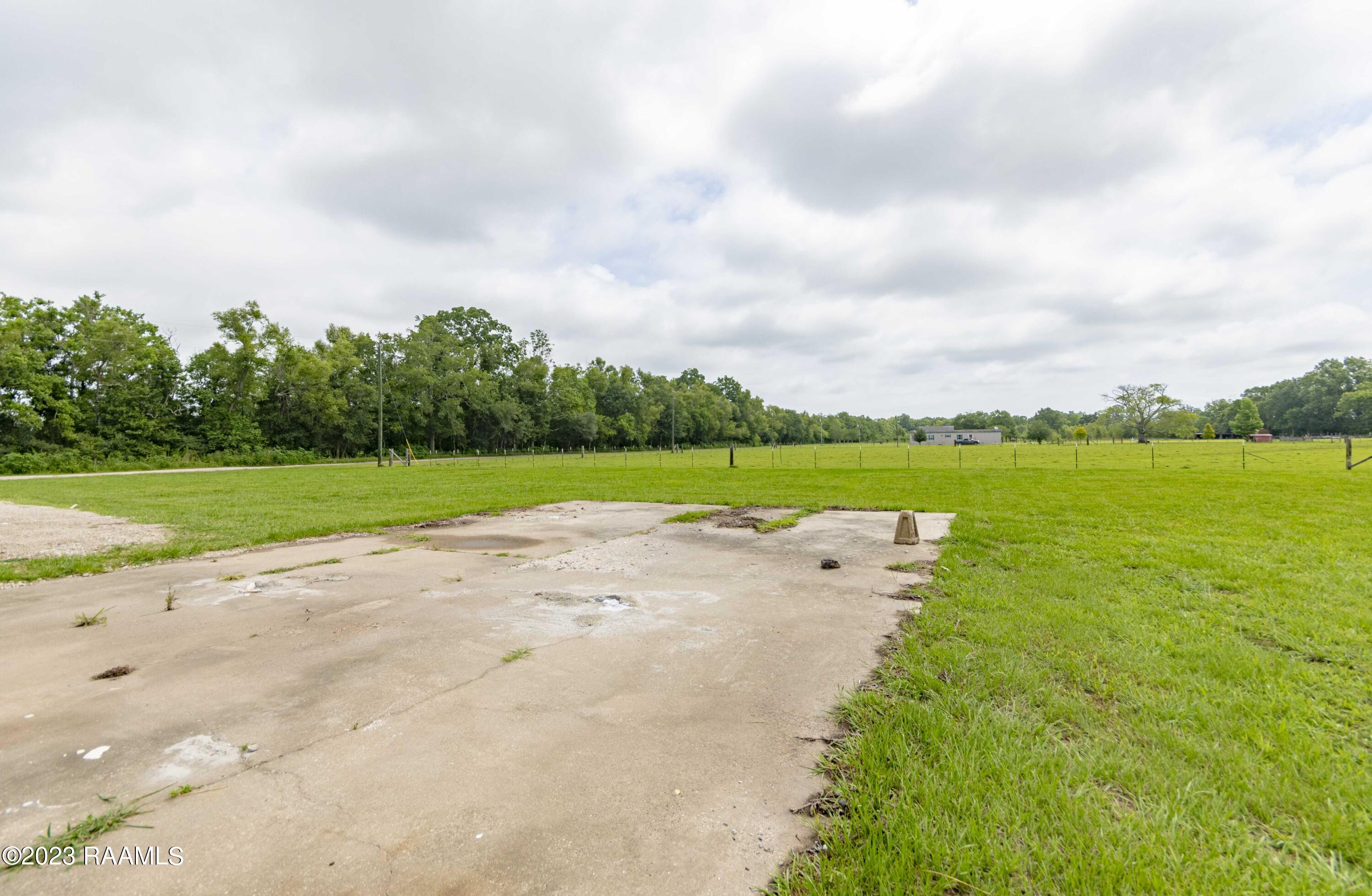 1085 Chawee Road Breaux Bridge, LA 70517 - Photo 10 of 34 Gallery Image 10