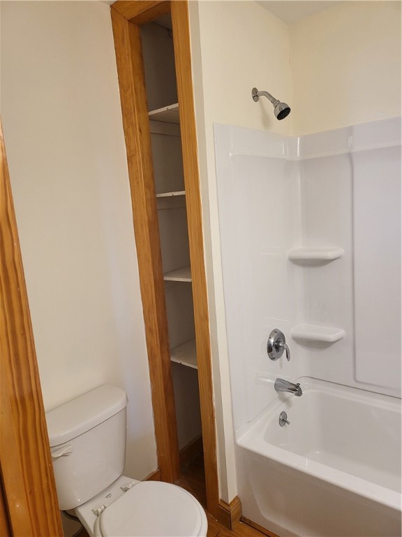 509 Pond Street Woonsocket, RI 02895 - Photo 12 of 22 clean bathroom