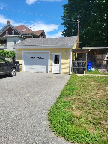 $1,750 | 509 Pond Street, Woonsocket, RI 02895