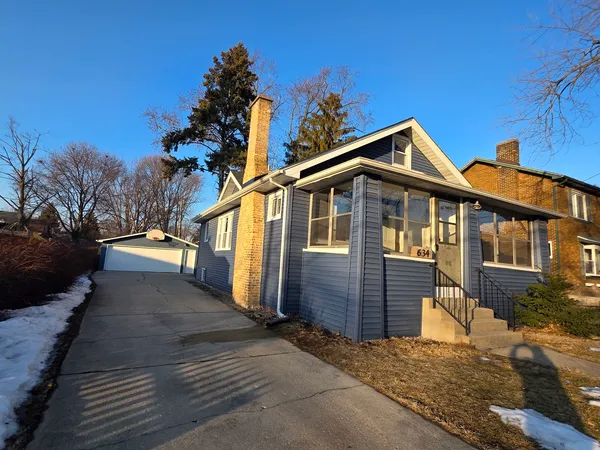 $274,900 | 634 West Ridgeland Avenue, Waukegan, IL 60085